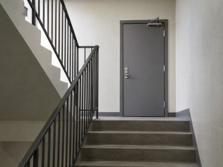 Огнестойкие стальные противопожарные двери